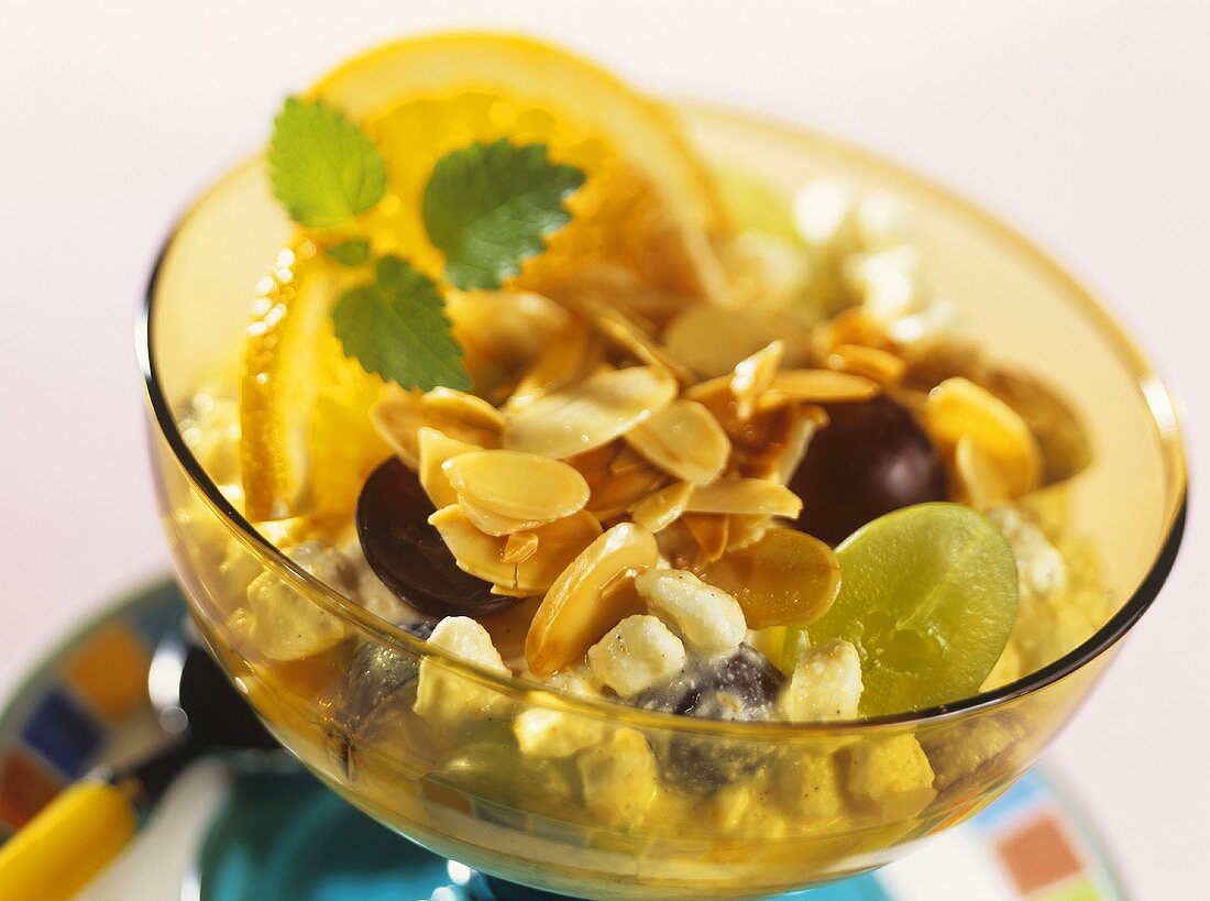 Cottage cheese with grapes and flaked almonds