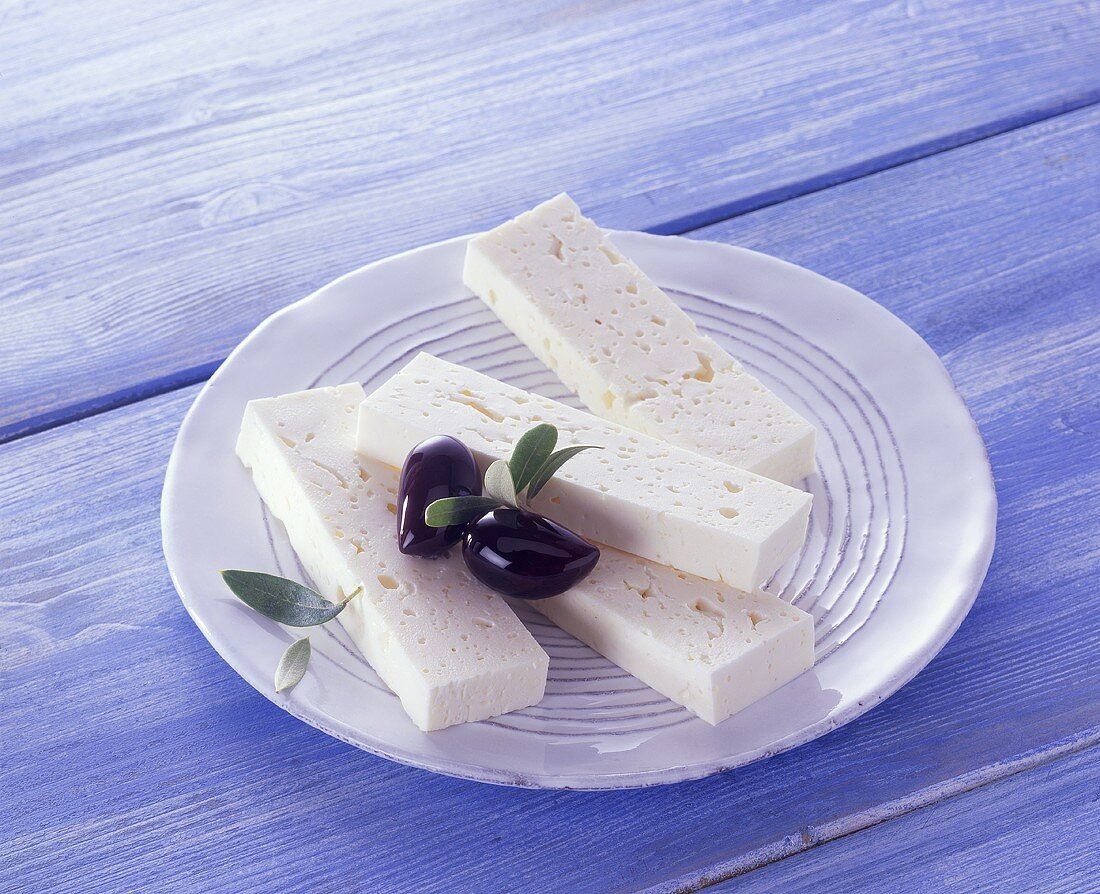 Sheep's cheese and black olives