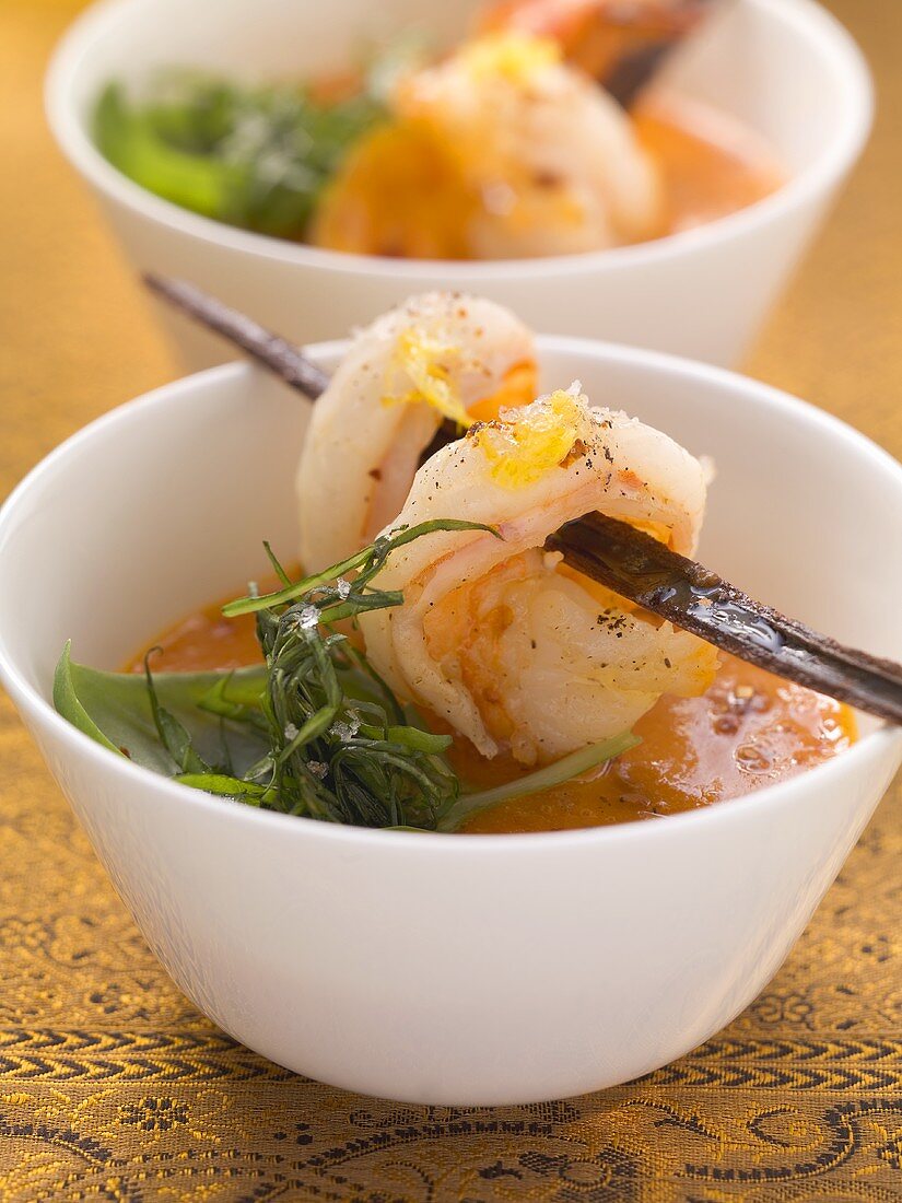 Tomato soup with cinnamon and prawns