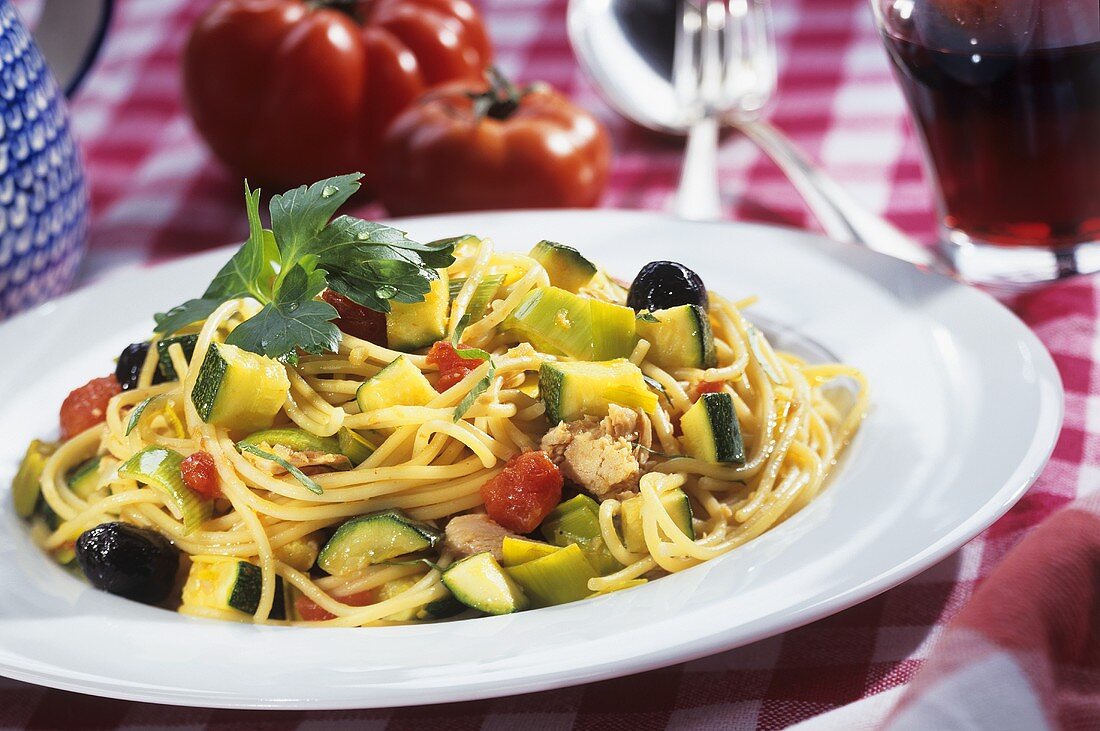 Spaghetti mit Zucchini und Thunfisch