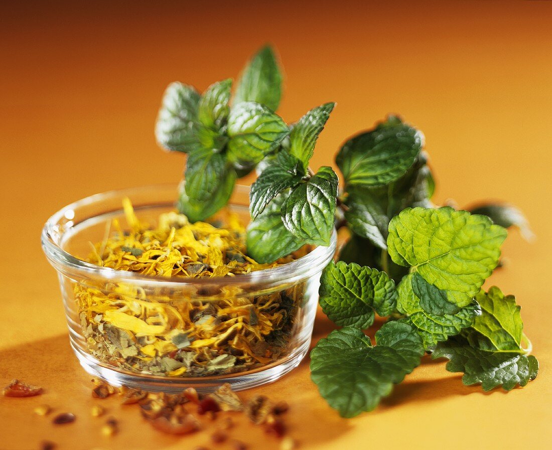 Herbal mixture for tea