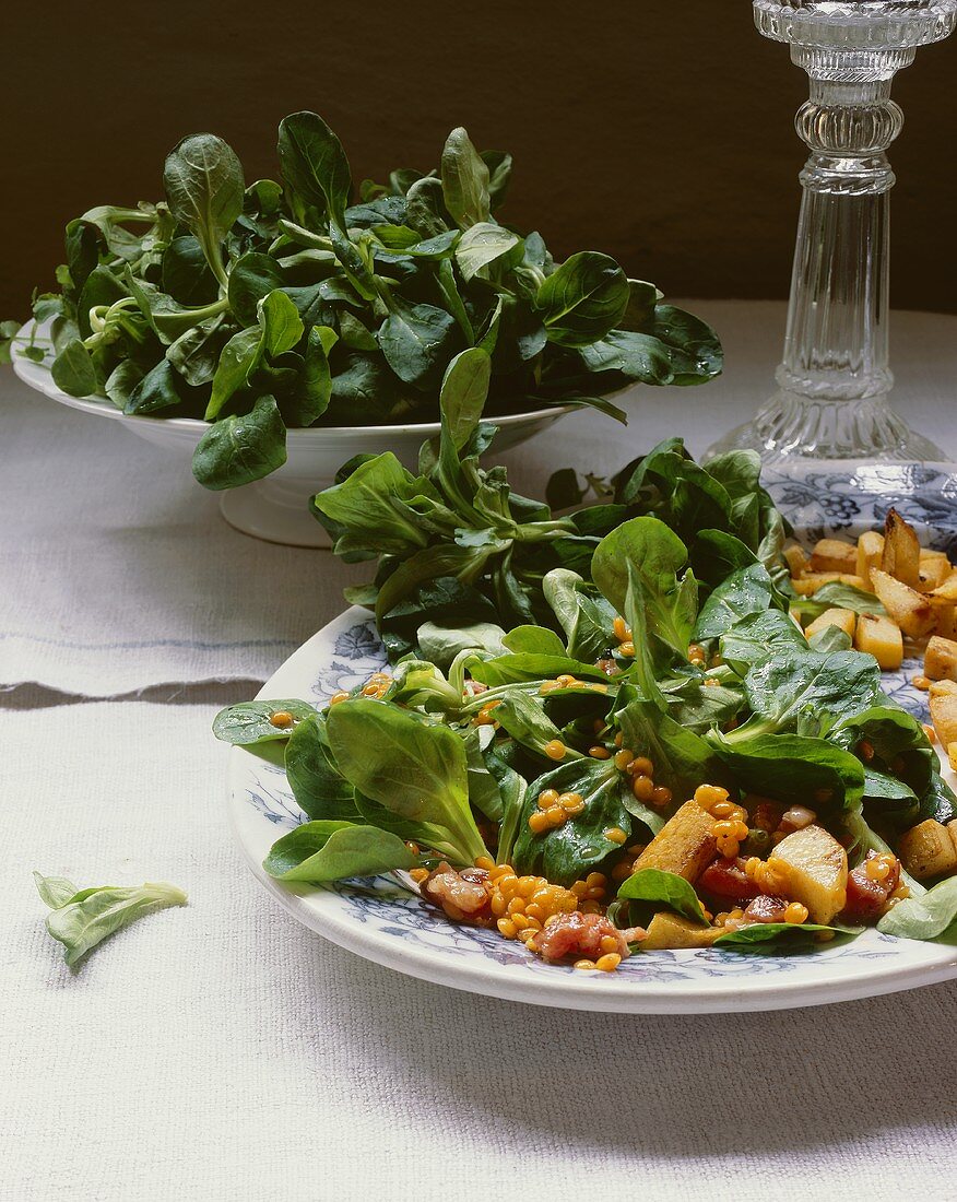 Lamb's lettuce with lentils