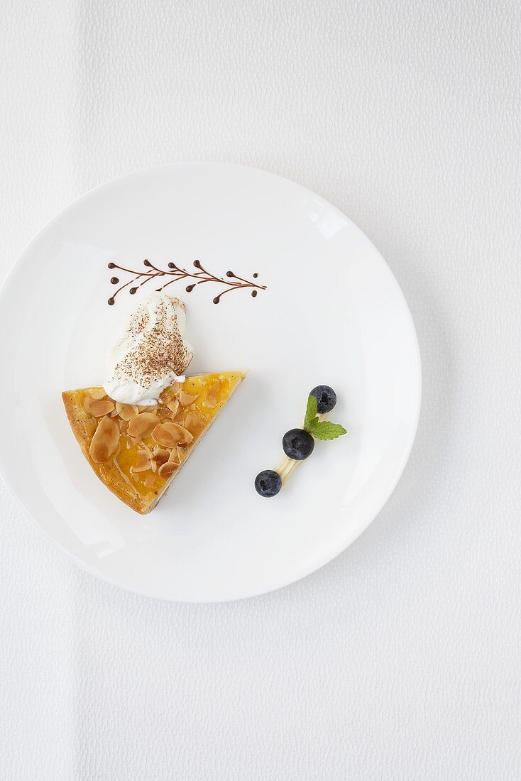 Birnenrahmkuchen mit Mandelblättchen