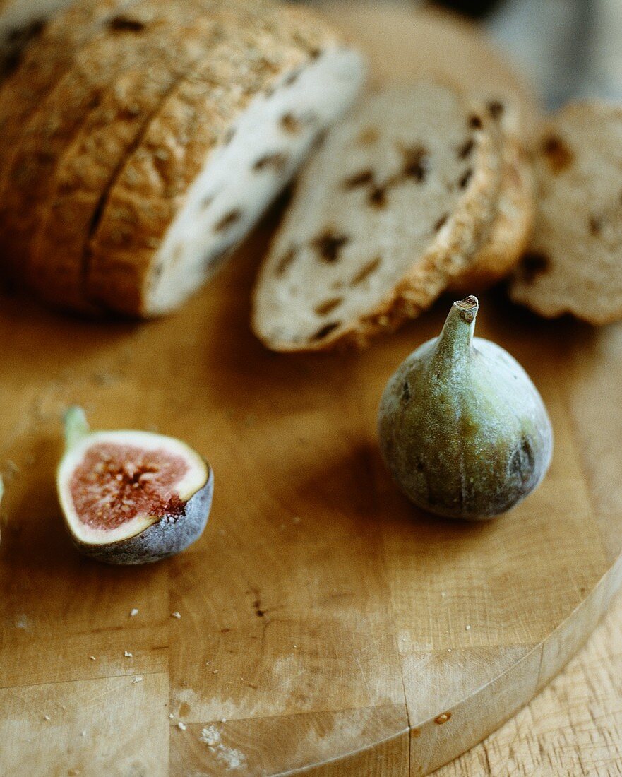Olive bread and fresh figs
