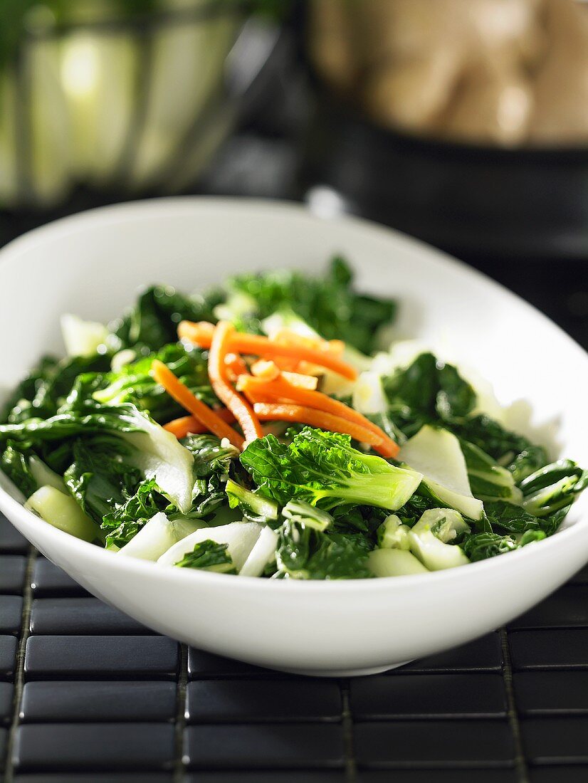 Bok choy with garlic and carrots (Asia)