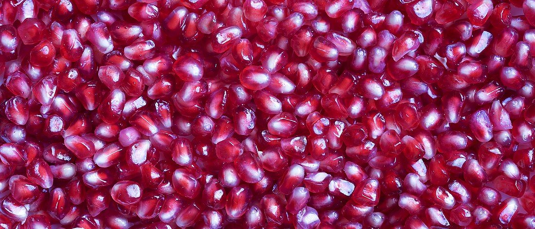 Pomegranate seeds (macro zoom)