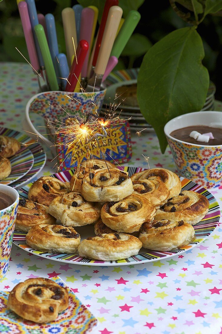 Chelsea buns and cocoa with marshmallows (Bonfire Night, England)