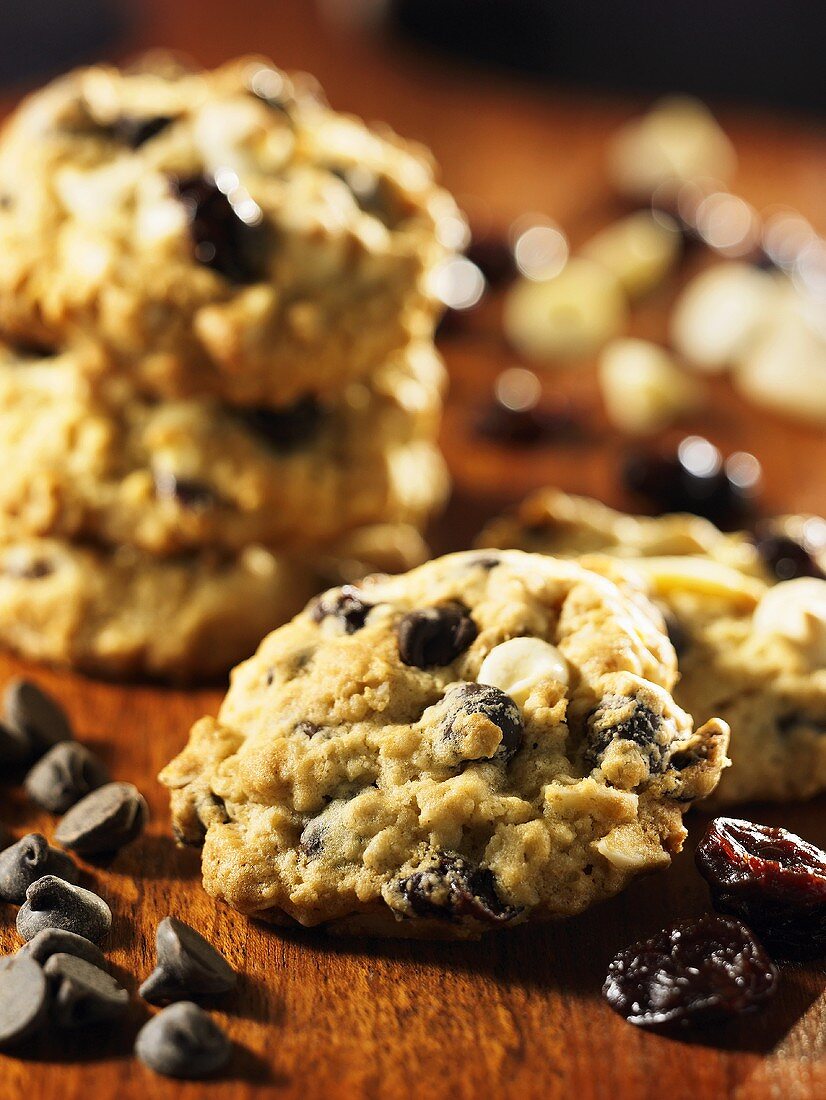 Chocolatechip Cookies mit Kirschen