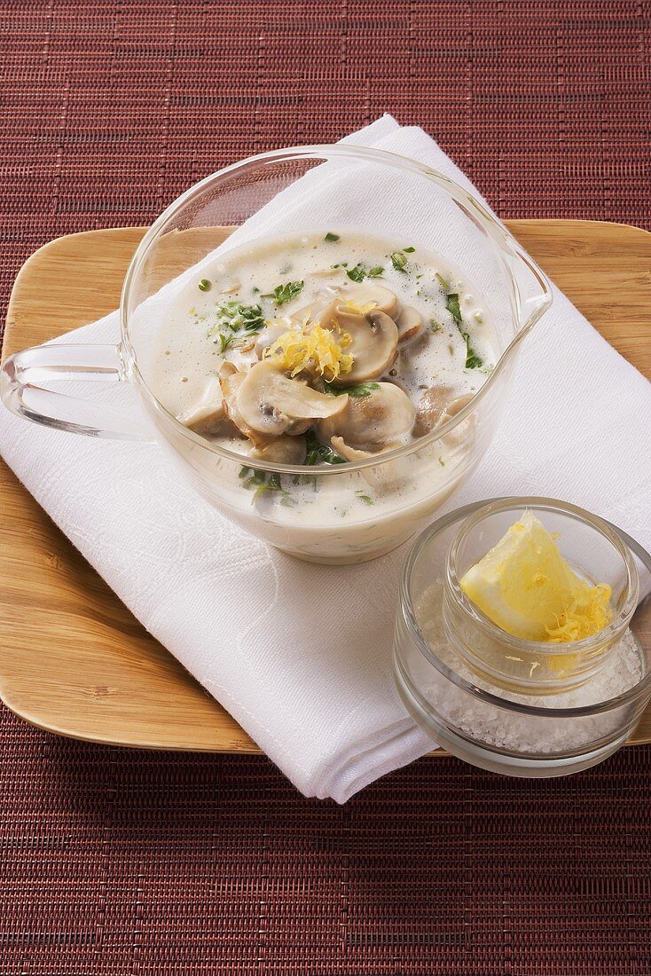 Mushroom soup with lemon and garlic