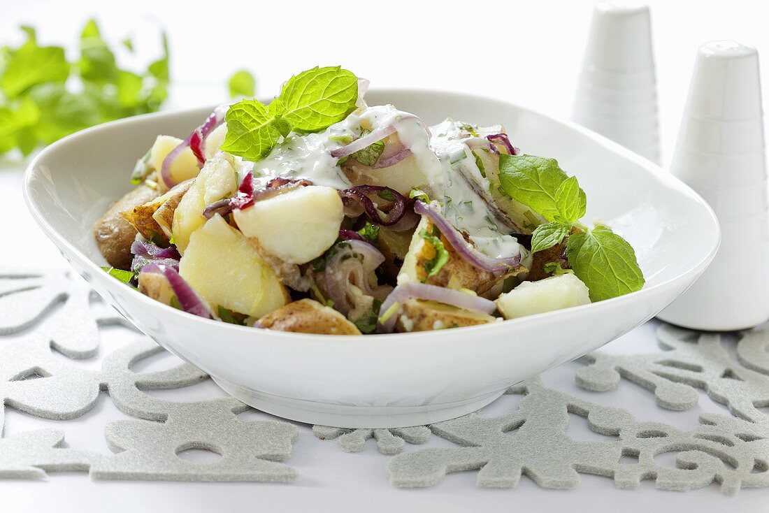 Kartoffelsalat mit Kräuterquark