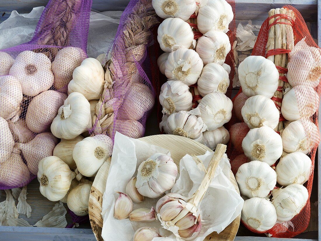 An arrangement of garlic cloves and plaits