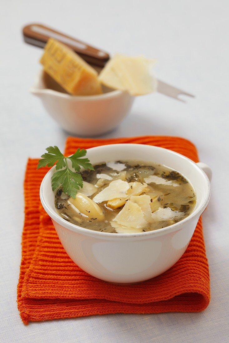 Garlic soup with Parmesan
