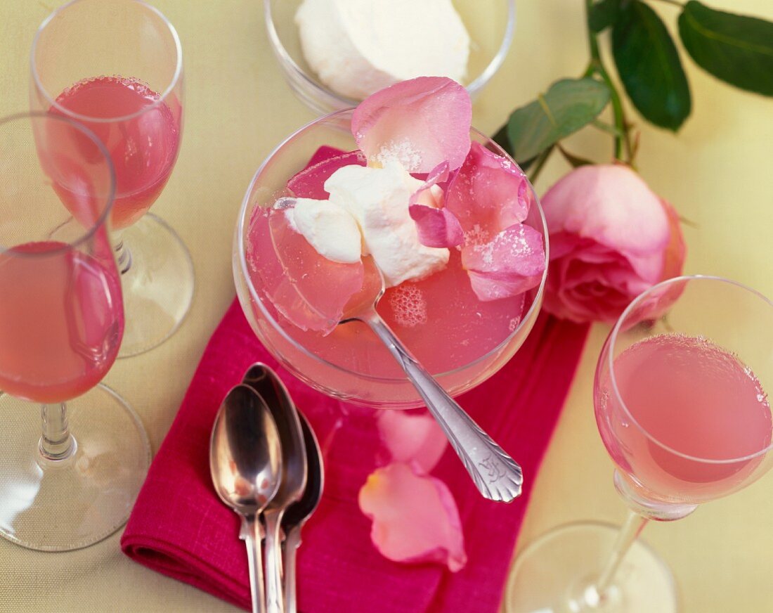 Rose and champagne jelly with lemon cream
