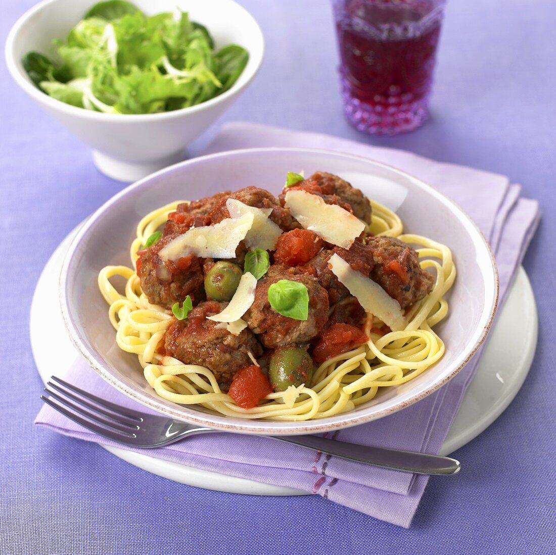 Pasta al ragù di polpettine (Meatballs with spaghetti)