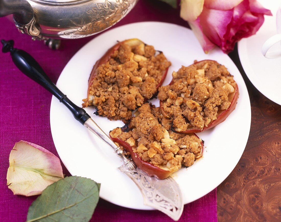 Apple crumble cake