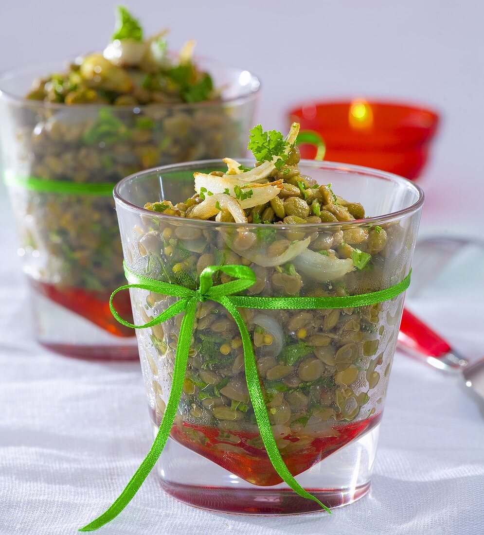 Lentil and onion salad with fresh herbs