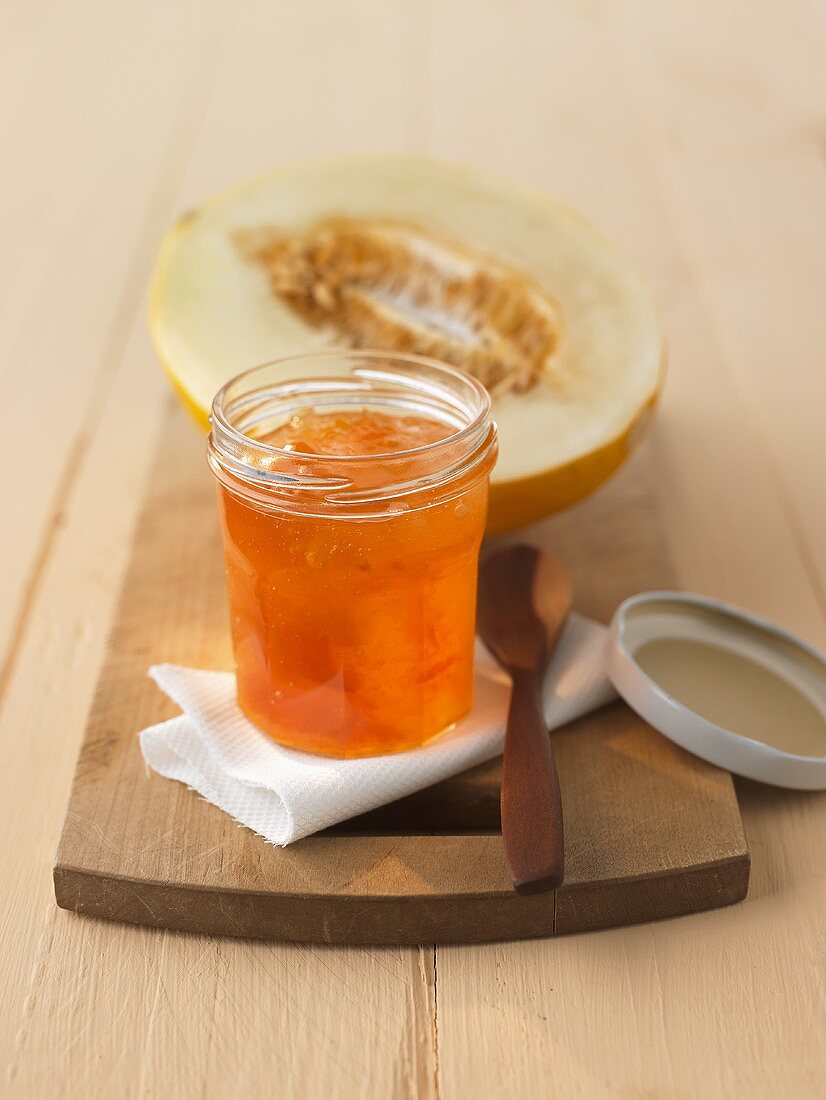 Aprikosen-Honigmelonen-Marmelade im Glas