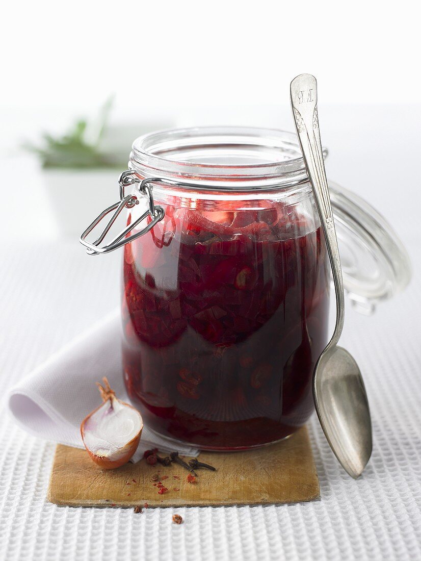 Rote-Bete-Chutney im Einmachglas