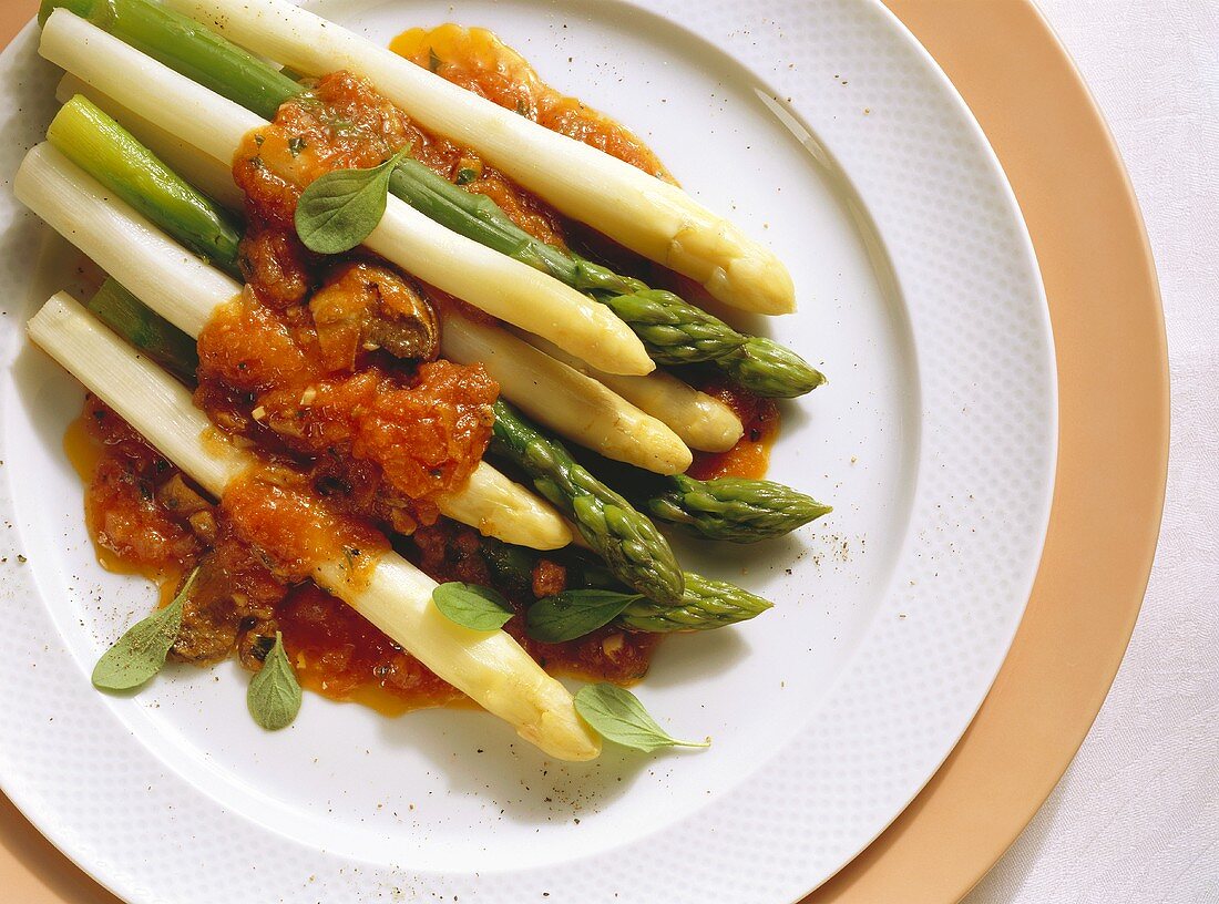 Mixed asparagus with tomato sugo