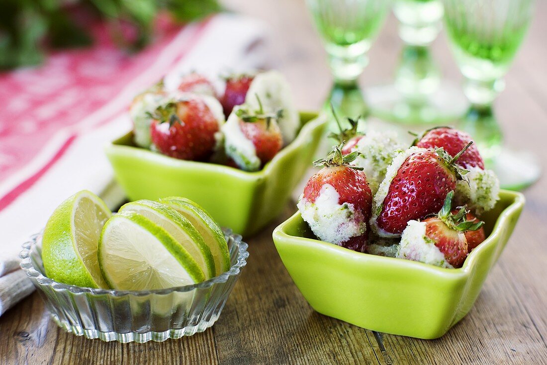 Erdbeeren mit Limettenzucker