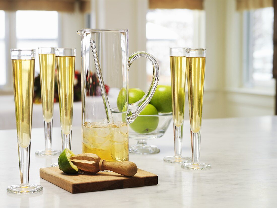 Apple & ginger punch in glasses & glass jug (Christmas)