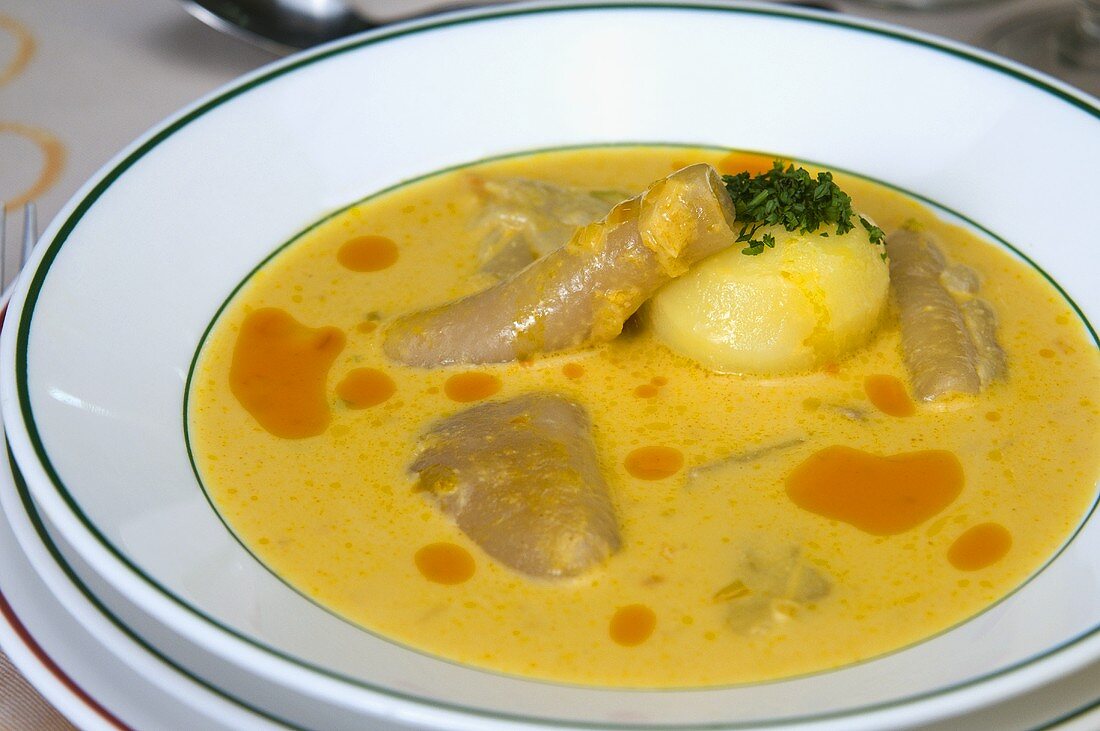 Potato soup with pork skin