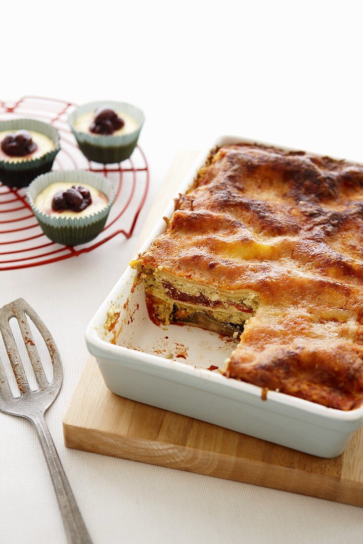 Vegetarian lasagne and mini-cheesecakes