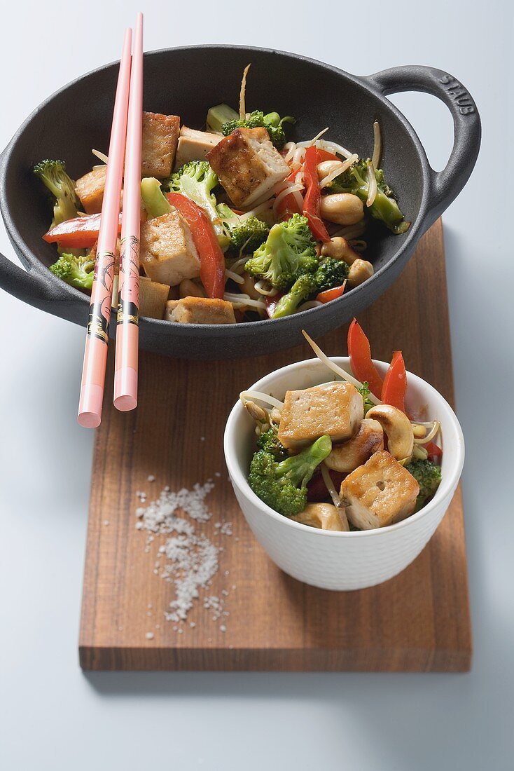 Stir-fried broccoli with tofu