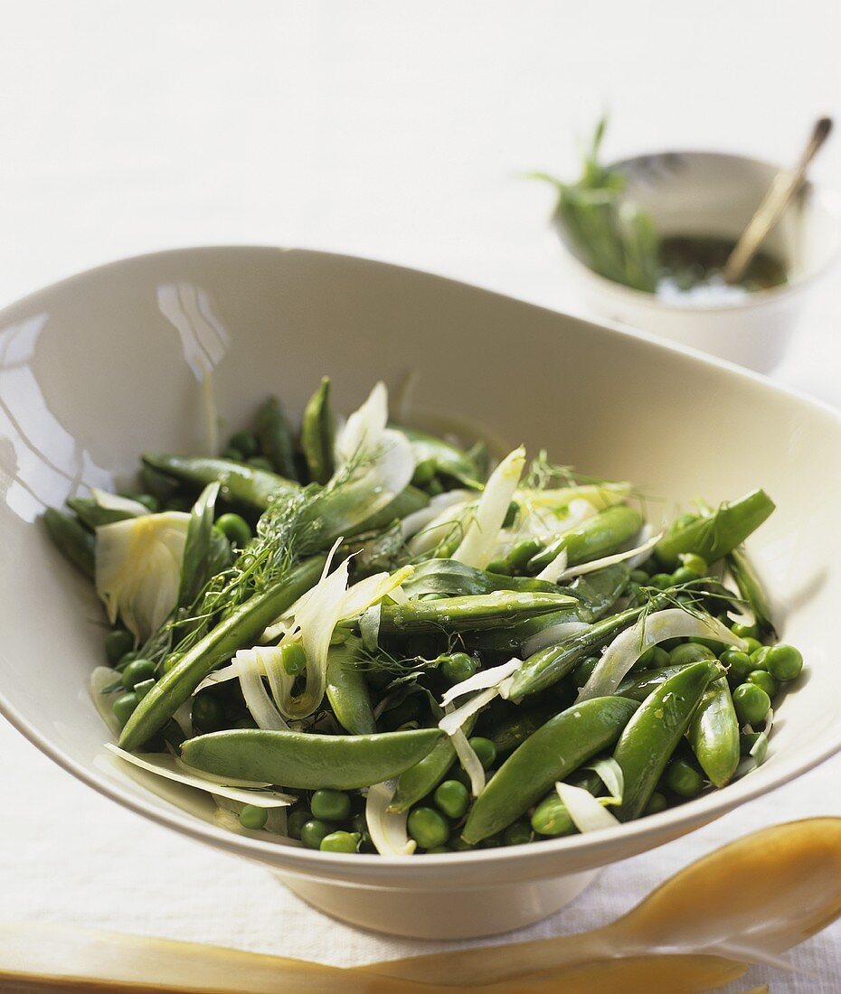 Pea and fennel salad