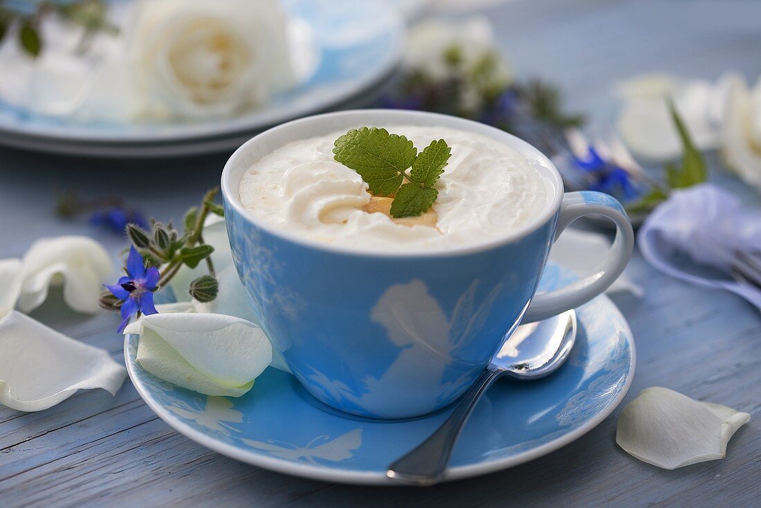 Hot egg liqueur milk with cream