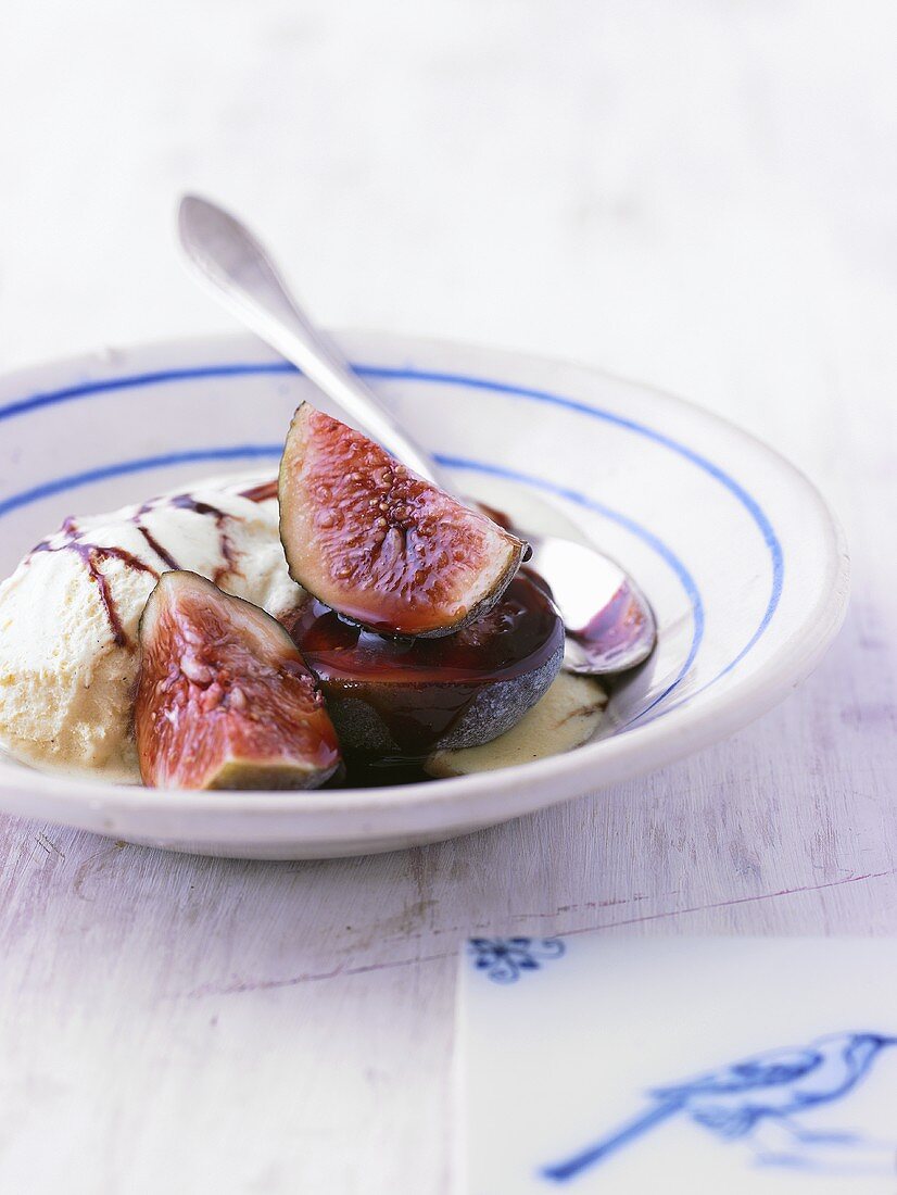 Figs with vanilla ice cream