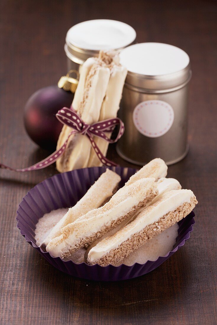 Cinnamon and almond biscuits