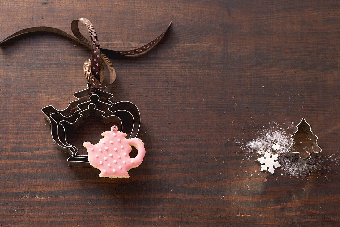 A teapot shaped biscuit and cutters