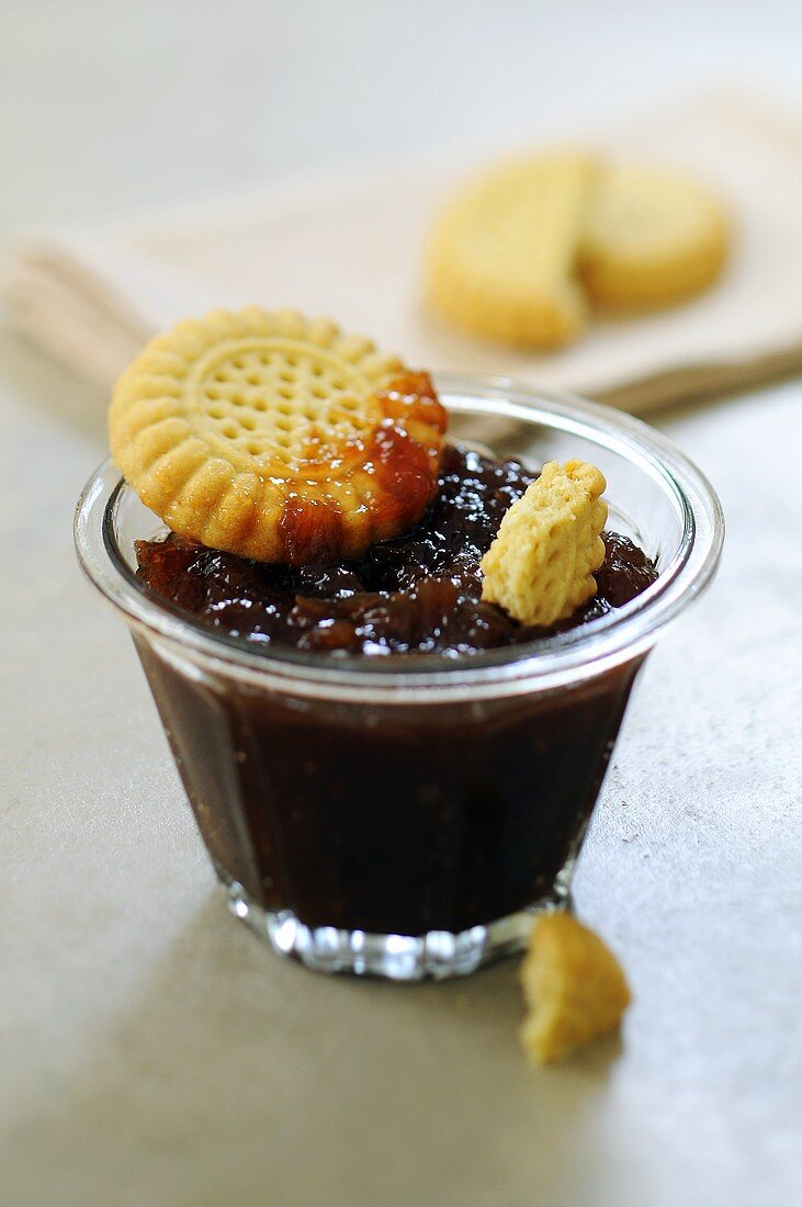 Rhubarb jam wth biscuits