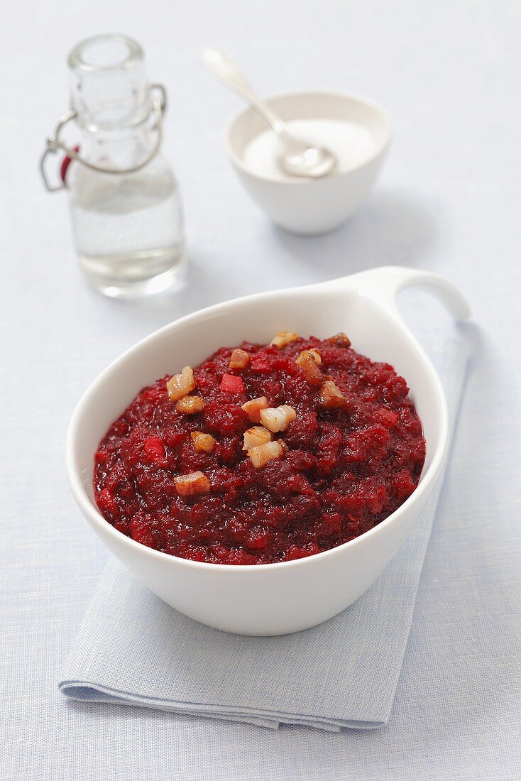 Rote-Bete-Salat mit Speckwürfeln