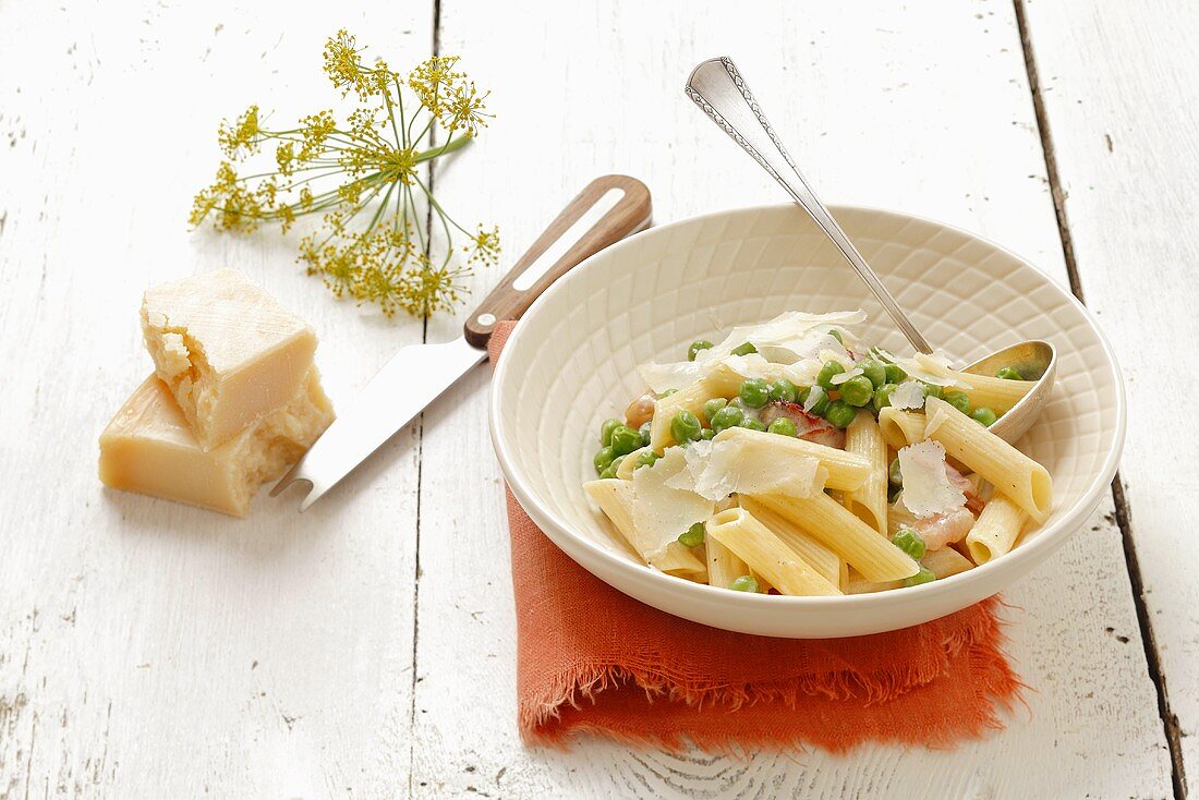 Penne with peas, bacon and parmesan