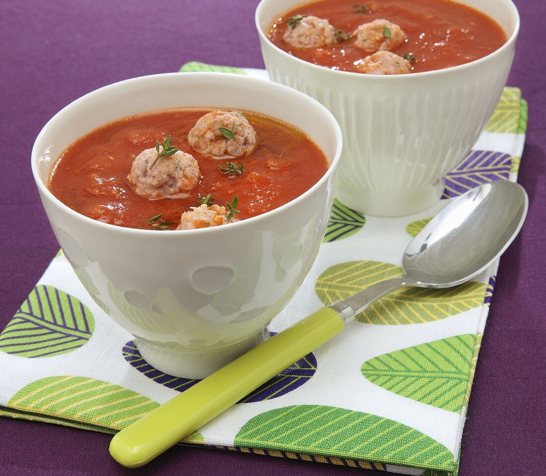 Tomato soup with meatballs