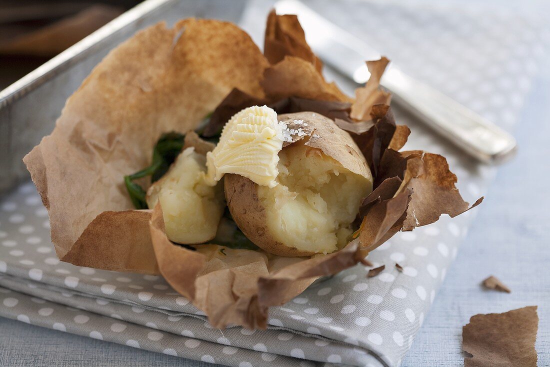 Kartoffel mit Spinat gebacken in Papillotes