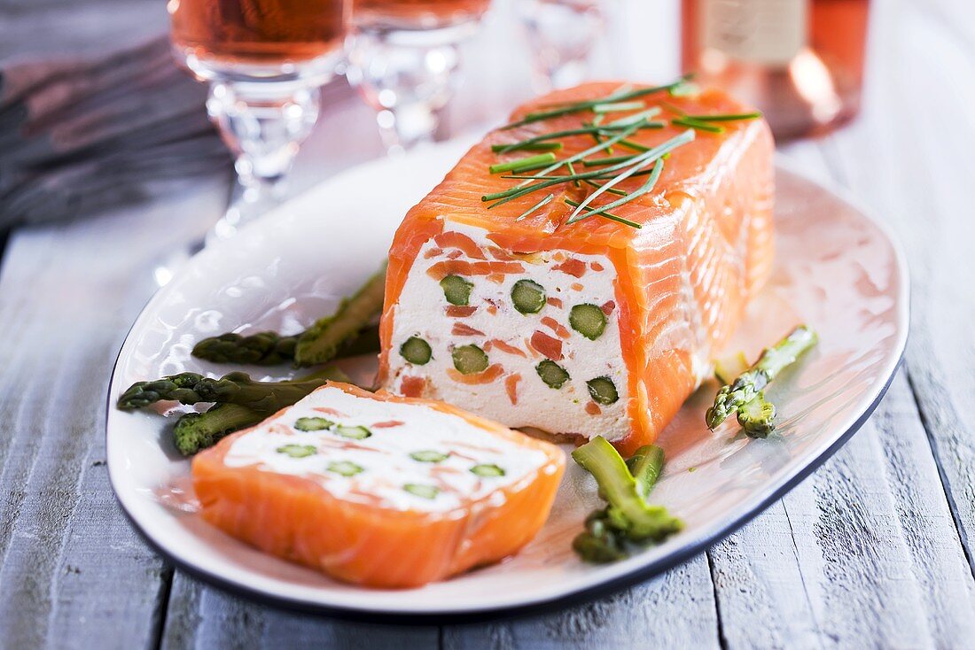 Smoked salmon terrine with cream cheese and asparagus