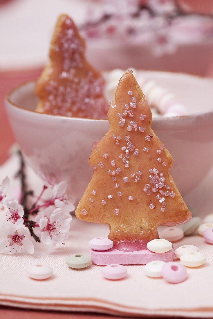 Tannenbaumplätzchen mit Brausezuckerguss