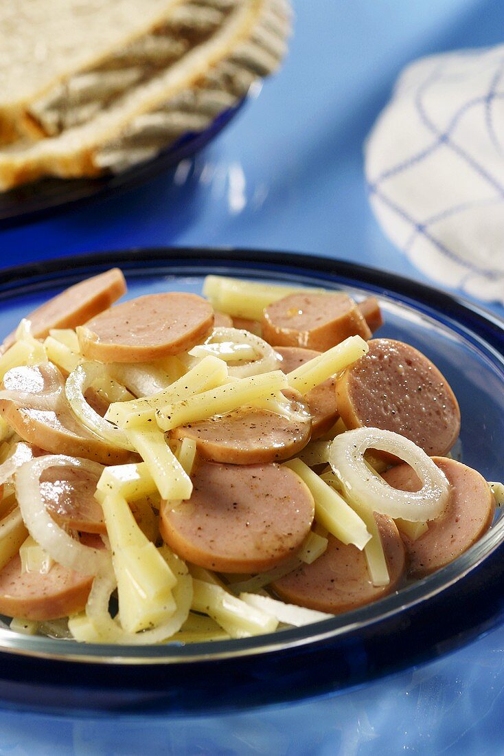 Schwäbische Lumpasupp (Wurstsalat mit Käse)