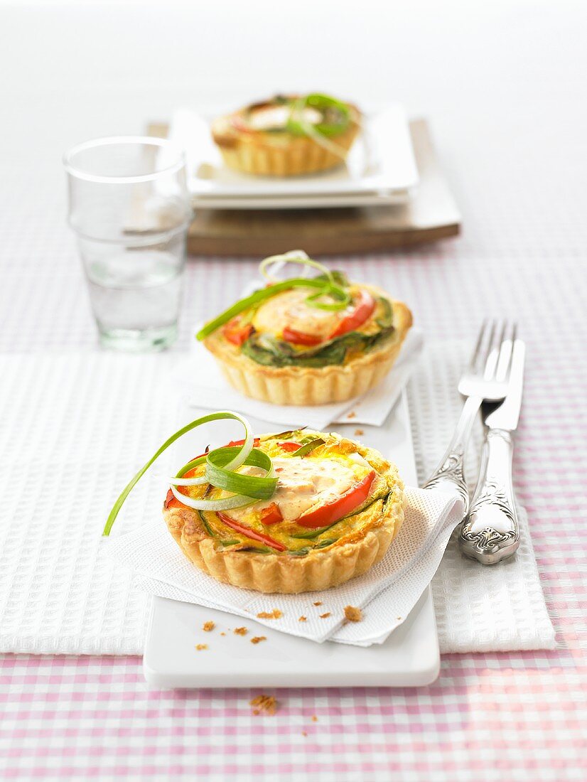 Tartlets with sping onions
