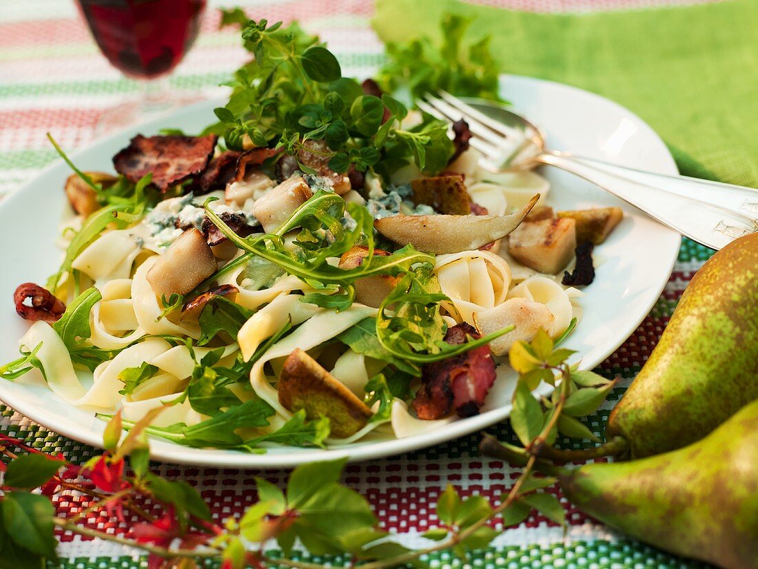 Tagliatelle mit Gorgonzola und Birnen