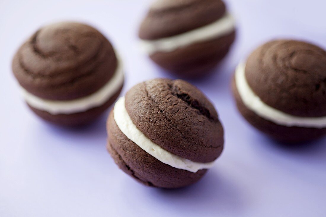 Vier Whoopie Pies aus Schokolade