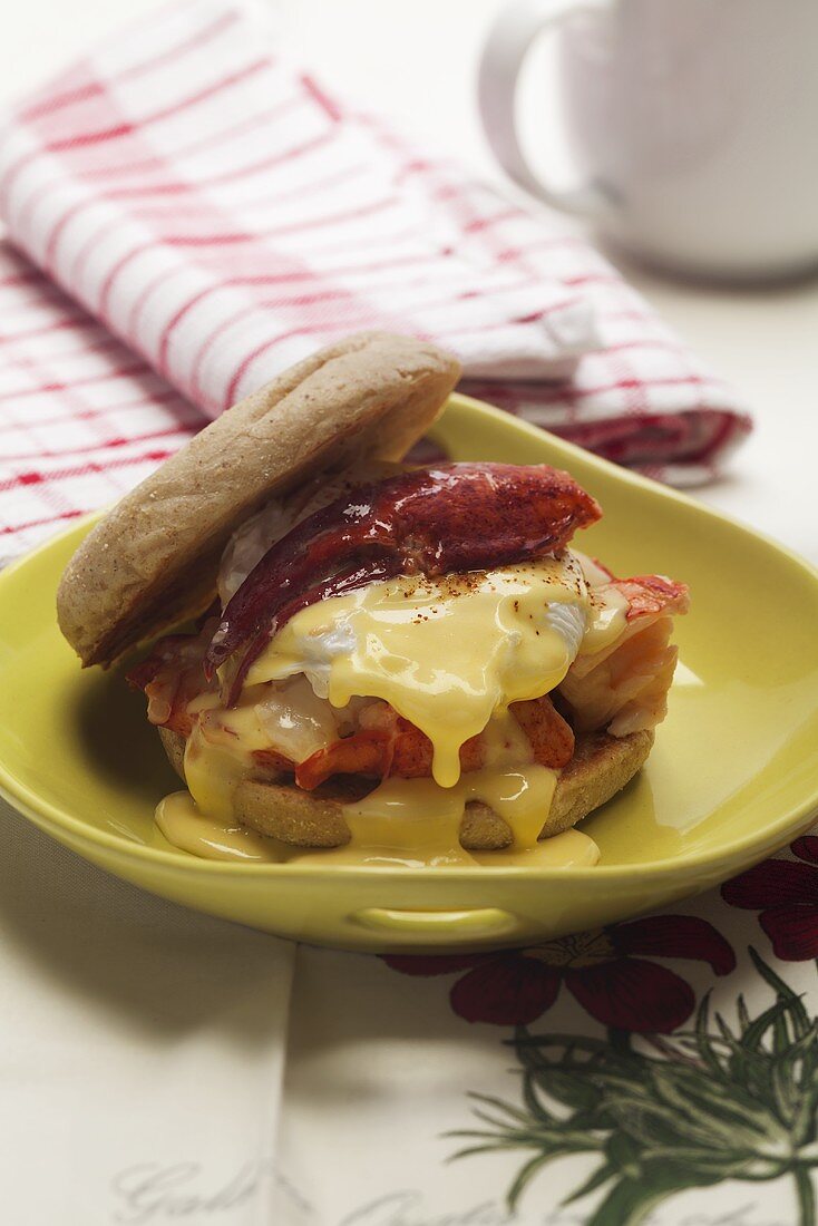 An English muffin with lobster benedict (USA)