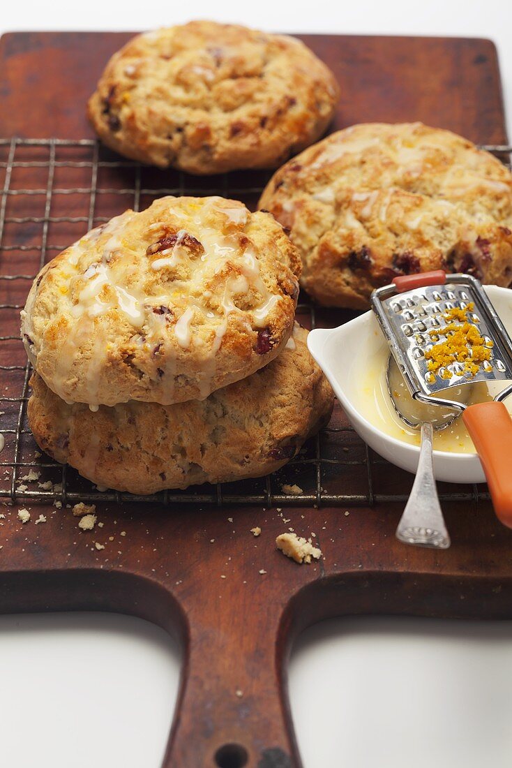 Scones mit Orangenglasur (USA)