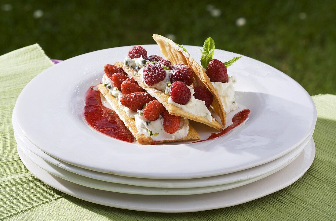 Mille Feuilles mit Mascarponecreme und Beeren