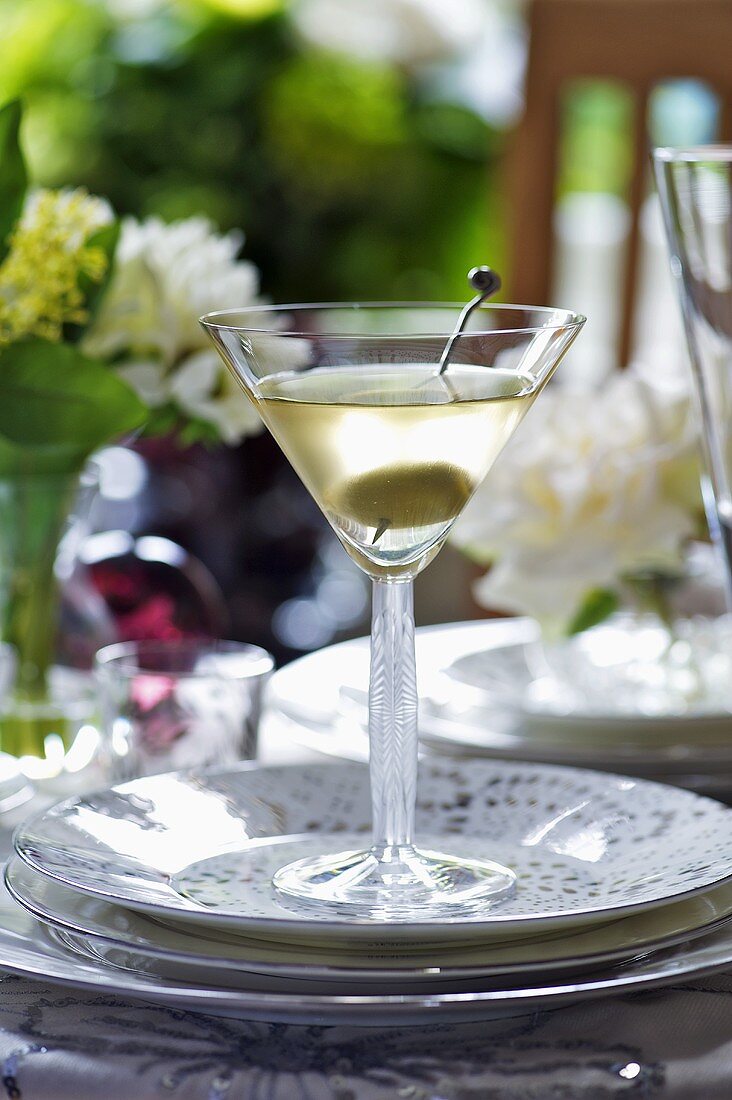 Dirty Martini (Martini mit Olivenlake)