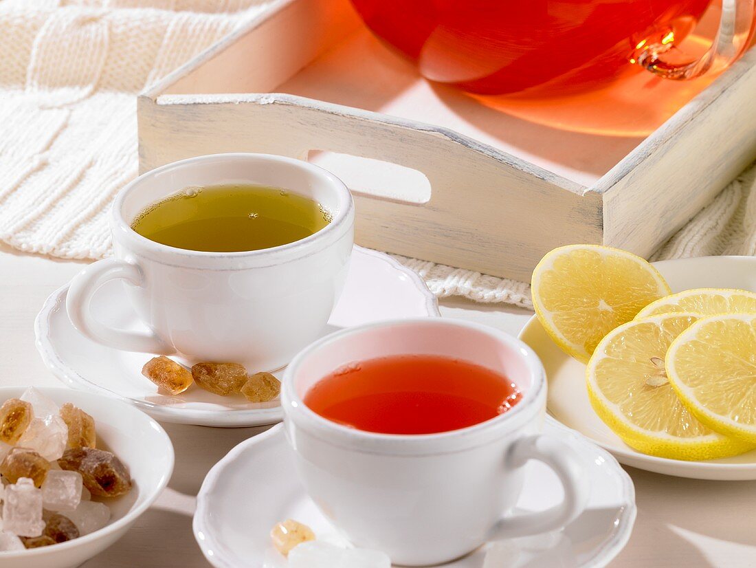 Hagebuttentee und Grüner Tee, Kandiszucker, Zitronen