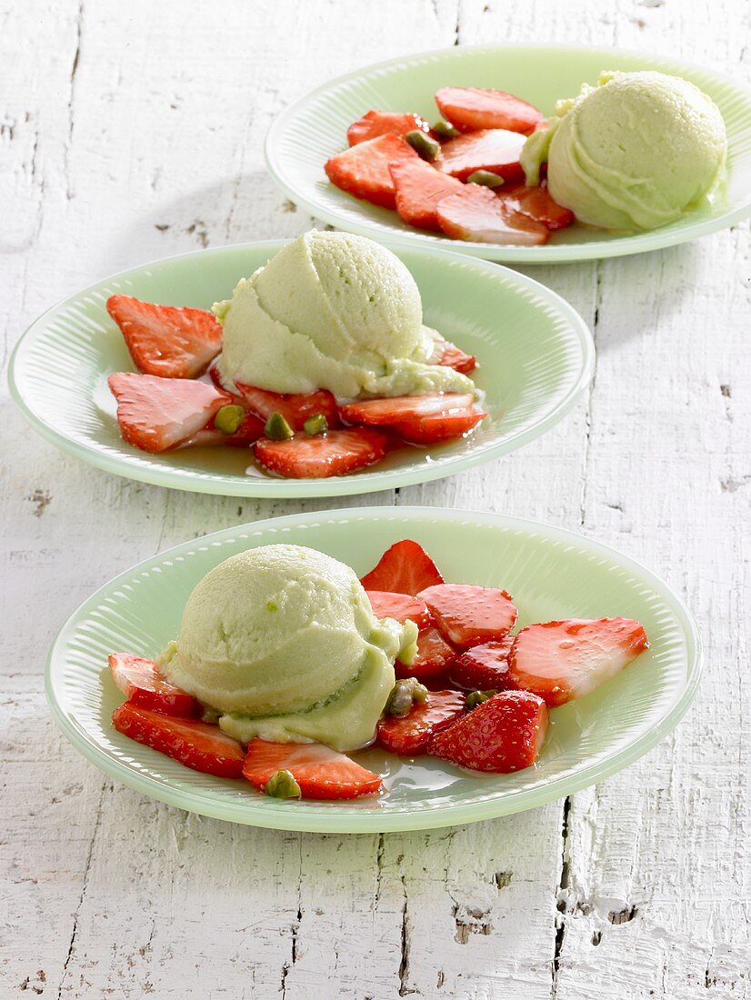 Pistachio ice cream with strawberries